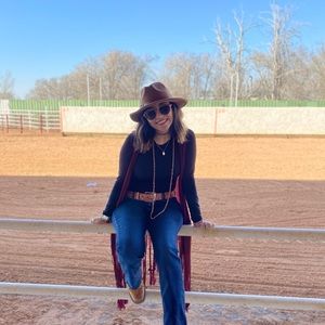 Meet your Posher, Keydi